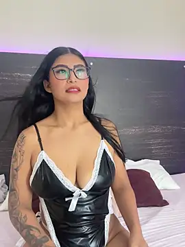 Snapshot of daphnevans chatting on 09-10-25, 03:28 daphnevans online show from 09-10-25, 03:28