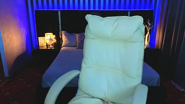 Neyla Charm online show from 10-11-25, 06:01