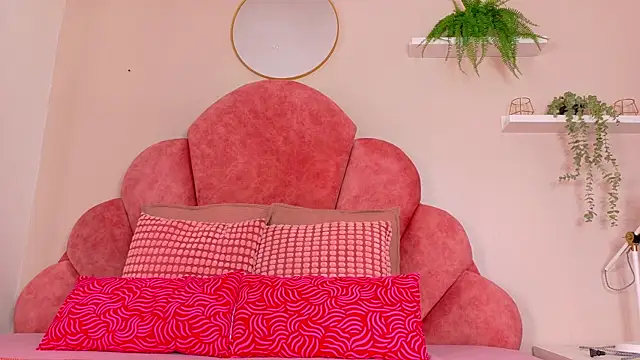 TiffValentinee  online show from 10-10-25, 07:46