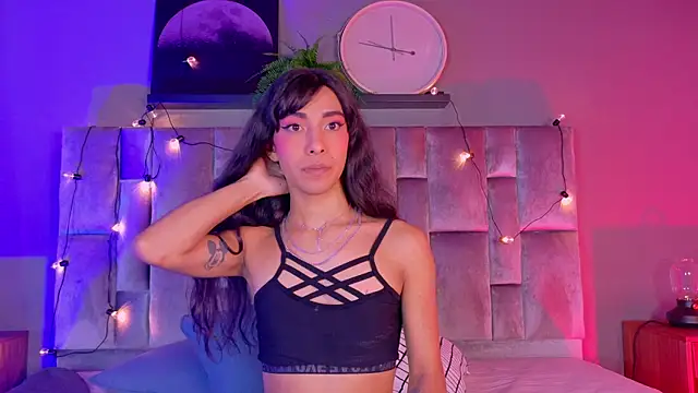 TiffValentinee  online show from 10-18-25, 03:09