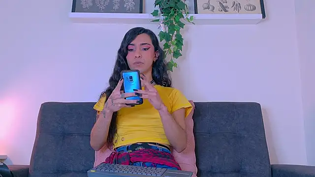 TiffValentinee  online show from 03-05-26, 07:43