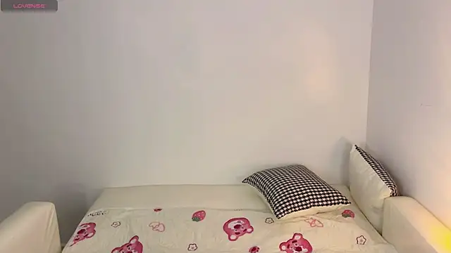 Snapshot of Kittenfishing chatting on 09-12-25, 03:56 Kittenfishing online show from 09-12-25, 03:56