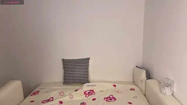 Snapshot of Kittenfishing chatting on 09-13-25, 02:06 Kittenfishing online show from 09-13-25, 02:06