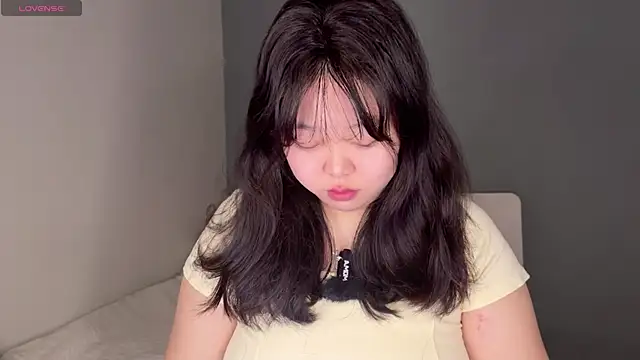 Snapshot of Kittenfishing chatting on 09-27-25, 02:33 Kittenfishing online show from 09-27-25, 02:33