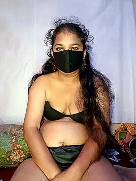 Snapshot of LushVamp chatting on 12-19-25, 02:35 LushVamp online show from 12-19-25, 02:35