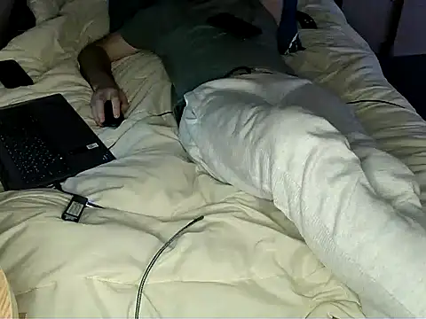 Snapshot of bul_boy chatting on 02-25-26, 07:56 bul boy online show from 02-25-26, 07:56