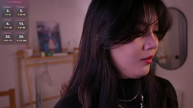 MoiraEger online show from 10-27-25, 05:17