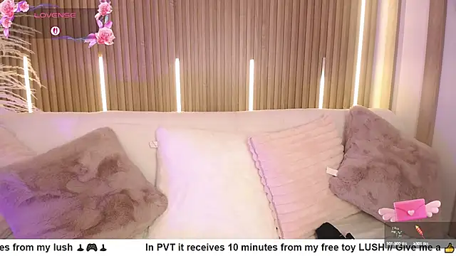 Snapshot of MylaDreams chatting on 09-20-25, 03:40 MylaDreams online show from 09-20-25, 03:40