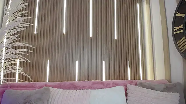 Snapshot of MylaDreams chatting on 09-29-25, 03:22 MylaDreams online show from 09-29-25, 03:22