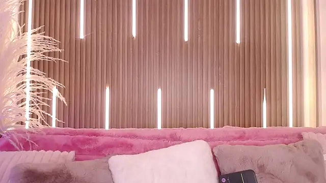 Snapshot of MylaDreams chatting on 09-30-25, 03:22 MylaDreams online show from 09-30-25, 03:22