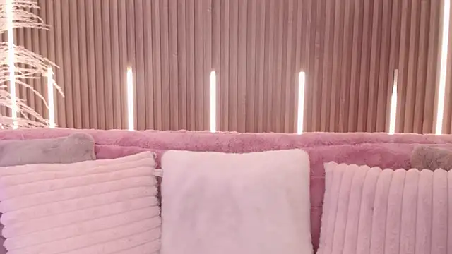 Snapshot of MylaDreams chatting on 10-02-25, 03:13 MylaDreams online show from 10-02-25, 03:13