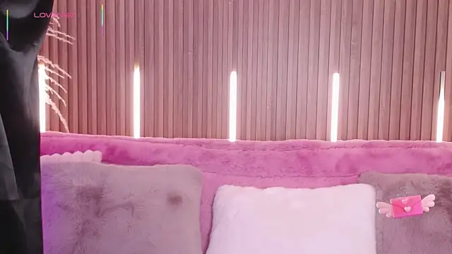 Snapshot of MylaDreams chatting on 10-03-25, 03:25 MylaDreams online show from 10-03-25, 03:25