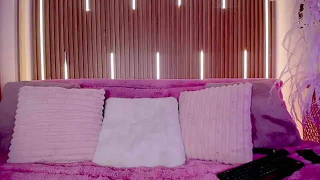 Snapshot of MylaDreams chatting on 11-10-25, 03:38 MylaDreams online show from 11-10-25, 03:38