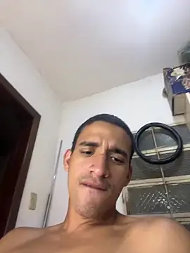 Snapshot of ikaro21 chatting on 10-31-25, 06:03 ikaro21 online show from 10-31-25, 06:03