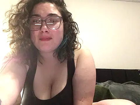 paigeycakes online show from 12-20-25, 05:36