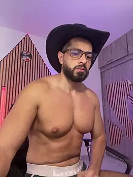 Snapshot of magnumchris chatting on 02-10-26, 04:33 magnumchris online show from 02-10-26, 04:33