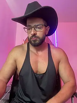 Snapshot of magnumchris chatting on 03-06-26, 07:43 magnumchris online show from 03-06-26, 07:43