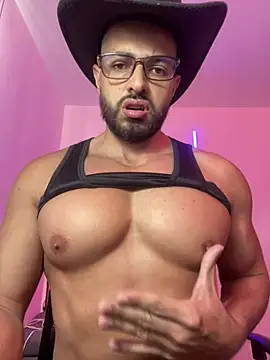 Snapshot of magnumchris chatting on 03-13-26, 02:01 magnumchris online show from 03-13-26, 02:01