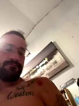 Snapshot of Lilbig_24 chatting on 10-13-25, 05:29 Lilbig 24 online show from 10-13-25, 05:29