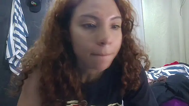 Snapshot of VioletV chatting on 05-26-26, 03:24 VioletV online show from 05-26-26, 03:24