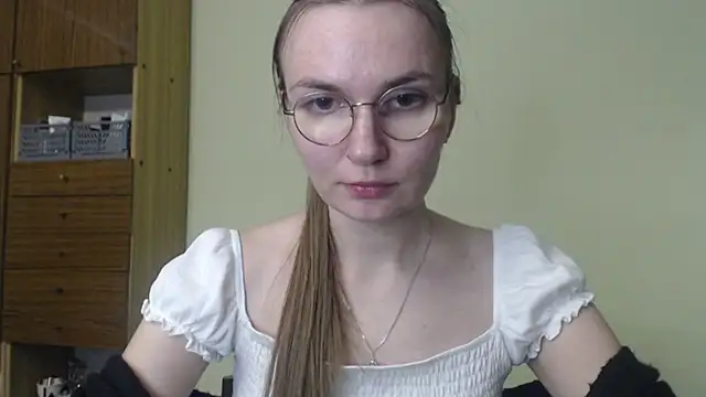 LooveELLYx online show from 12-20-24, 05:40