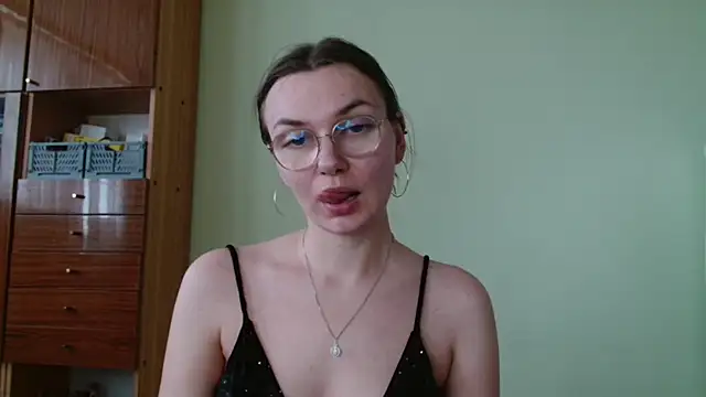 LooveELLYx online show from 10-06-25, 01:30