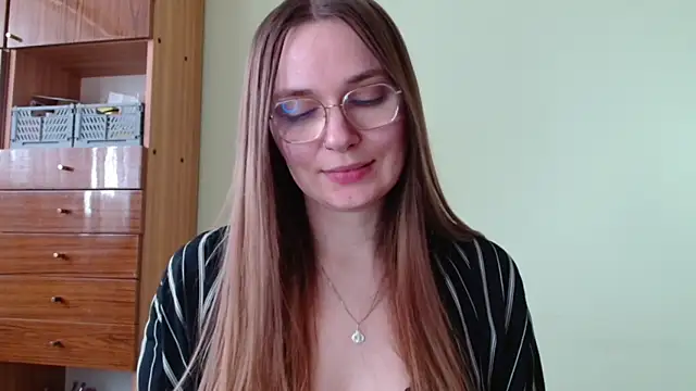 LooveELLYx online show from 04-13-26, 01:38