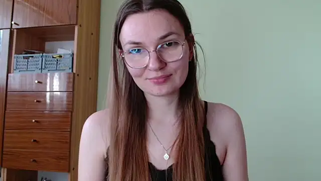 LooveELLYx online show from 04-14-26, 01:39