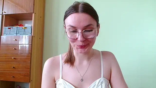 LooveELLYx online show from 04-29-26, 01:26