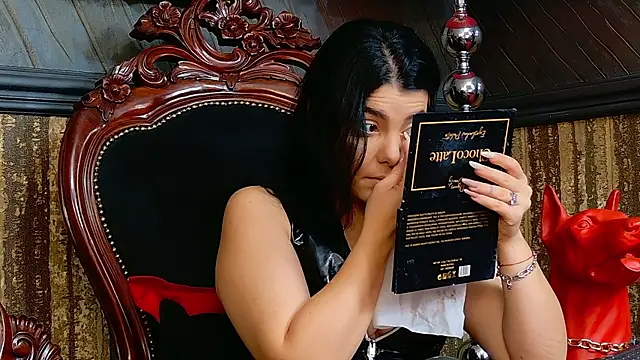 Snapshot of MistressEly chatting on 10-24-25, 10:44 MistressEly online show from 10-24-25, 10:44