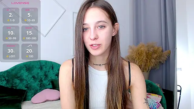 Snapshot of Little_cherryy__ chatting on 09-17-25, 06:26 Little cherryy online show from 09-17-25, 06:26