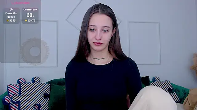 Snapshot of Little_cherryy__ chatting on 09-29-25, 06:51 Little cherryy online show from 09-29-25, 06:51