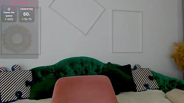 Snapshot of Little_cherryy__ chatting on 09-30-25, 06:51 Little cherryy online show from 09-30-25, 06:51