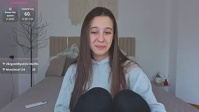 Snapshot of Little_cherryy__ chatting on 11-27-25, 08:05 Little cherryy online show from 11-27-25, 08:05