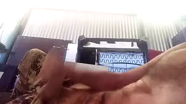 Snapshot of straightozgoesdwn chatting on 01-15-26, 12:37 straightozgoesdwn online show from 01-15-26, 12:37