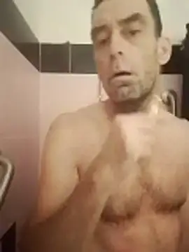 Snapshot of straightozgoesdwn chatting on 03-04-26, 04:46 straightozgoesdwn online show from 03-04-26, 04:46