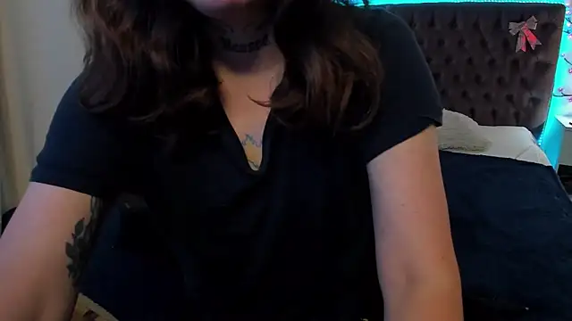 Snapshot of LilaVame chatting on 10-07-25, 12:02 LilaVame online show from 10-07-25, 12:02