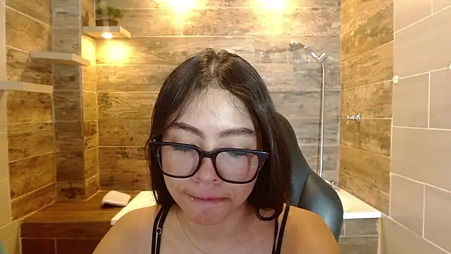 Snapshot of Sky_winter chatting on 03-27-26, 03:23 Sky winter online show from 03-27-26, 03:23