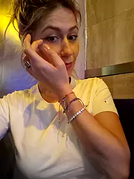 CelynaRoss online show from 01-18-26, 10:41