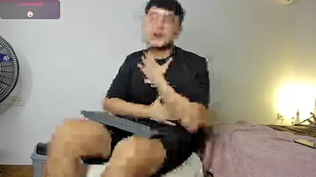 Snapshot of Andrew_lamar chatting on 01-10-26, 12:12 Andrew lamar online show from 01-10-26, 12:12