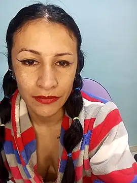 Snapshot of karinnahotdirty chatting on 10-23-25, 08:51 karinnahotdirty online show from 10-23-25, 08:51