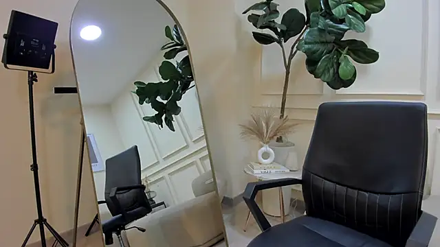 Karlla Brown online show from 09-13-25, 12:54