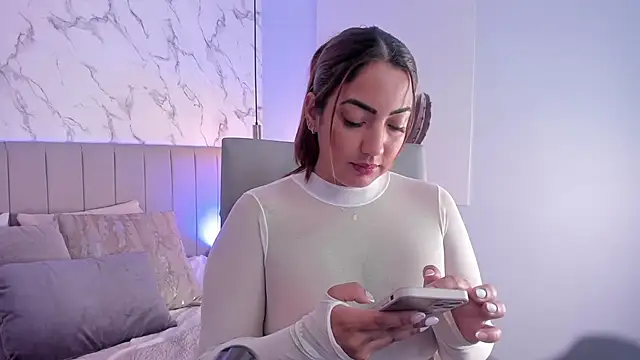 Karlla Brown online show from 12-02-25, 02:01