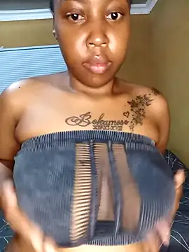 Snapshot of PreggyBunny chatting on 10-20-25, 08:20 PreggyBunny online show from 10-20-25, 08:20