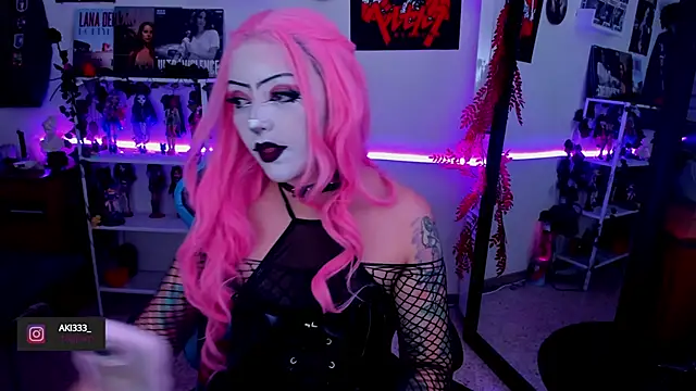 Makii 33 online show from 09-17-25, 11:17