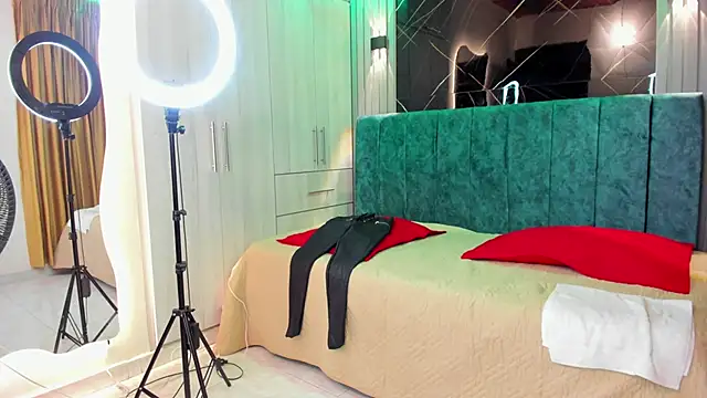 Snapshot of Cherry_Castillo chatting on 10-23-25, 12:04 Cherry Castillo online show from 10-23-25, 12:04