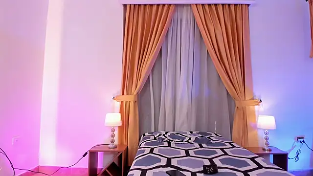 Snapshot of Cherry_Castillo chatting on 10-24-25, 01:07 Cherry Castillo online show from 10-24-25, 01:07