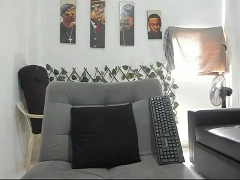 Latins Boss online show from 04-24-26, 06:21