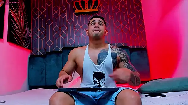 king falconer online show from 09-23-25, 06:05