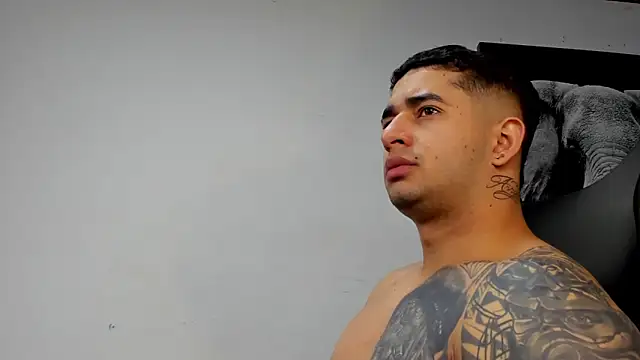 king falconer online show from 11-18-25, 01:22